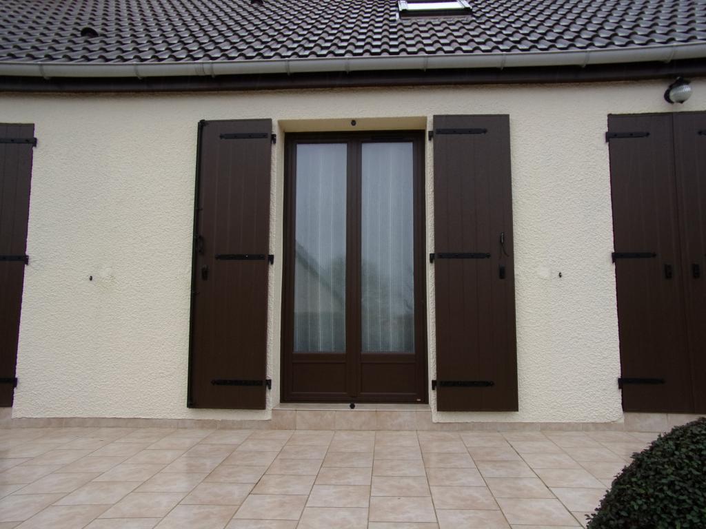 Porte fentre PVC avec intrieur finition bois
